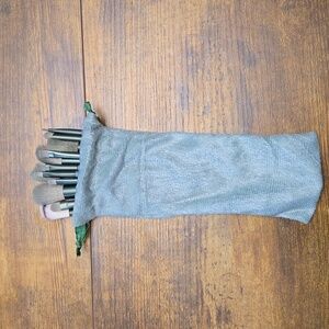 New 13 Piece Green Makeup Brush Set with Pouch